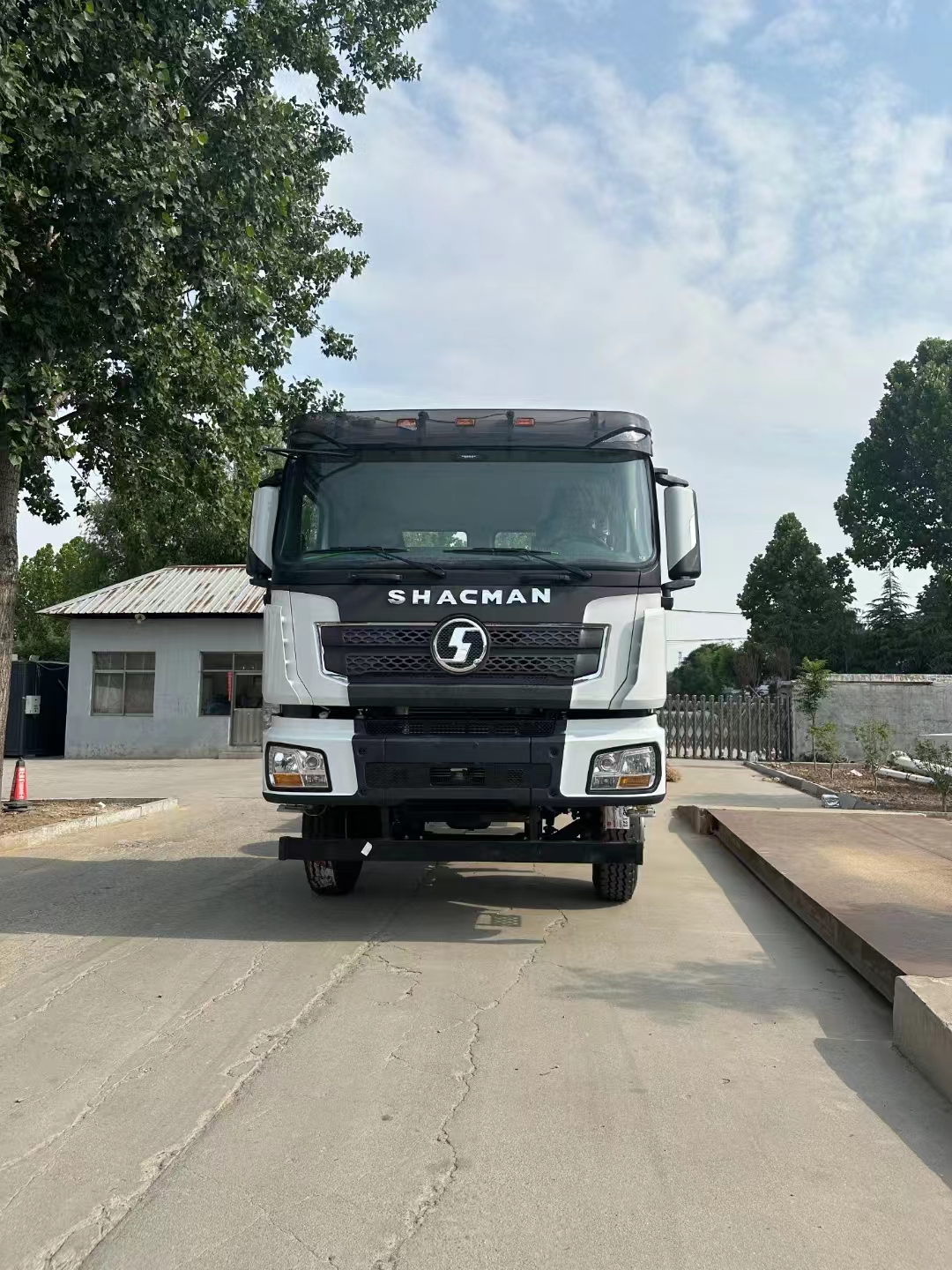 Експорт нових автомобілів до вашого будинку Shaanxi Automobile DeLonghi X3000-8x4 Національний V, сталевий міст, ручна передача, велика коробка може бути налаштована, найбільш 🔥 моделі в Центральній Азії та Росії